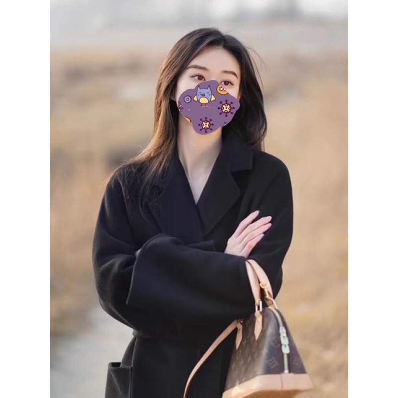 高級感のあるレディースミドル丈ウールコート