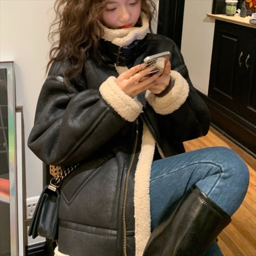 アウター ショートコート ジャケット 羽織り 2色 ボアジャケット レザージャケット ショート ショート丈 袖あり 長袖 ハイネック 異素材切り替え ドッキング ボア 厚手生地 かわいい