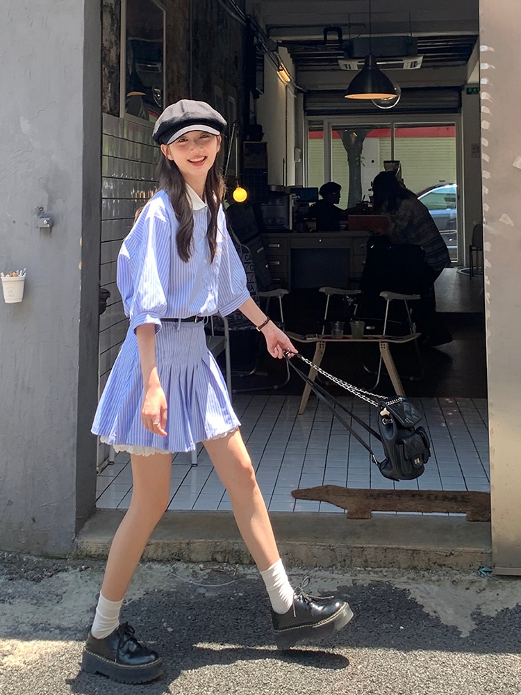 女性用縦ストライプシャツショートスカート2024夏の気質年齢を軽減するカレッジスタイルのプリーツスカートスーツ