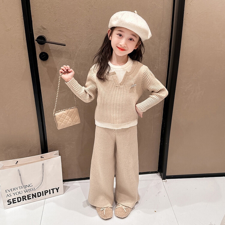 女の子セーターセット秋服2024新しいファッショナブルな子供服小さな女の子セータールーズツーピースセット
