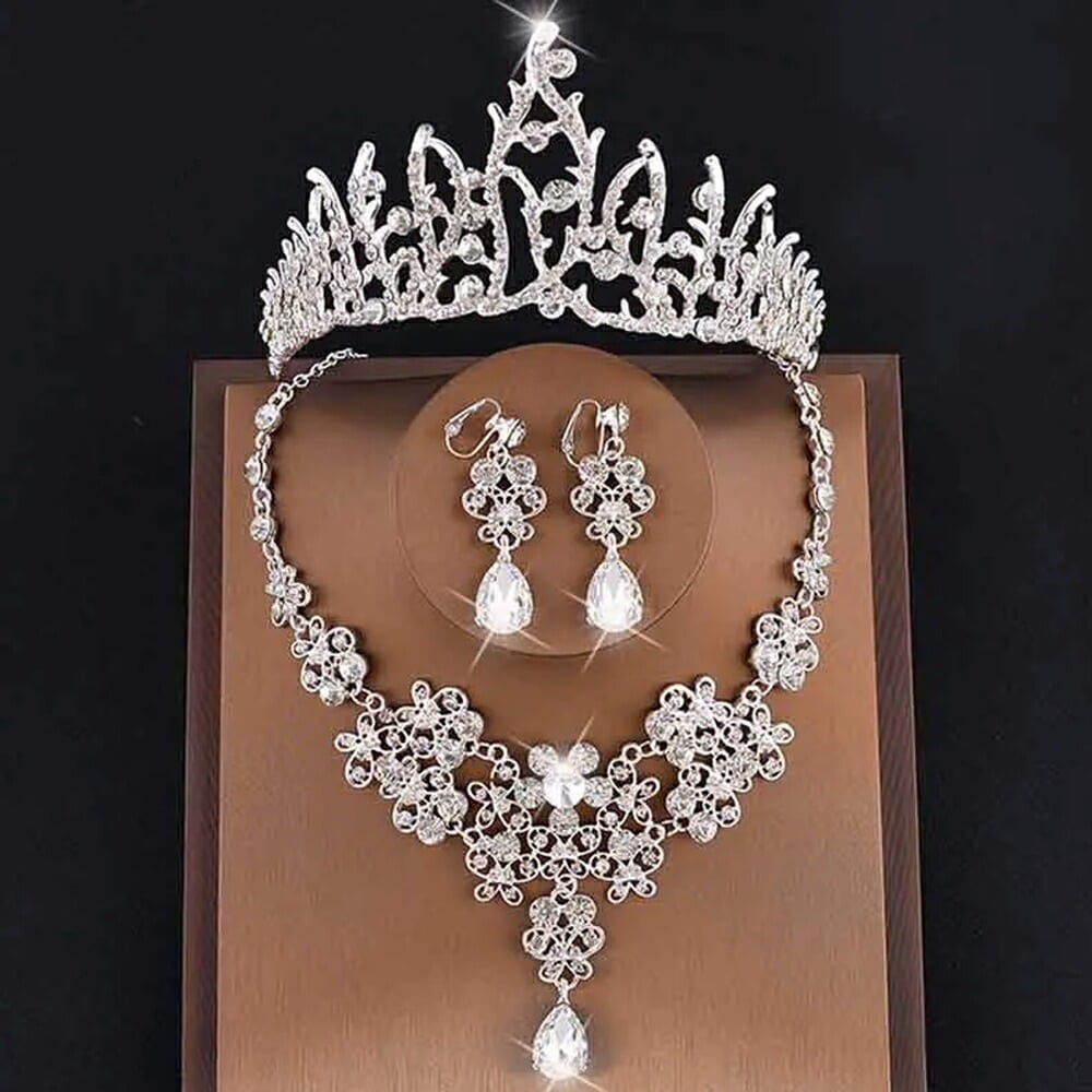プリンセスウエディングジュエリーセット（イヤリング＆ネックレス＆ティアラ） 首飾り チョーカー レディース 結婚式 パーティジュエリー 王冠 戴冠式 コスプレ 仮装 豪華 q0207xxxxxxxx 7,480円