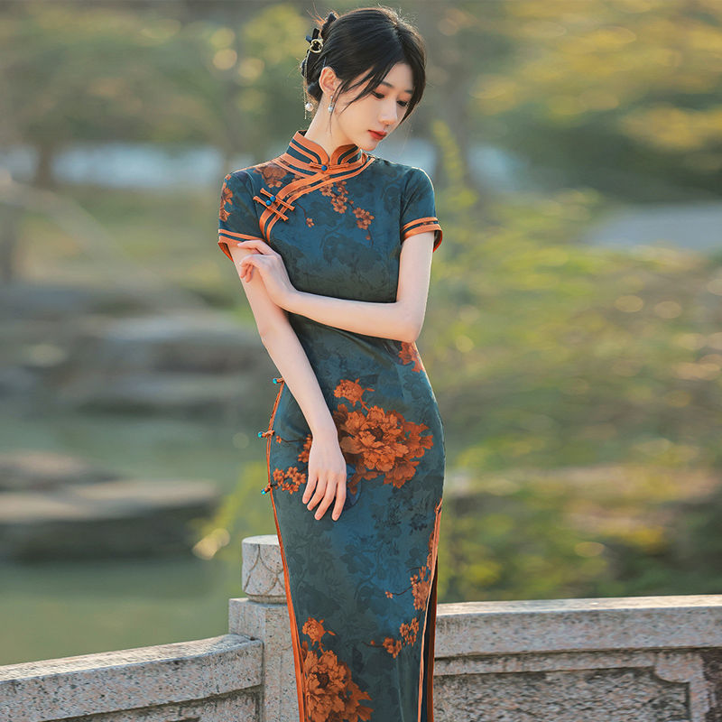 夏のチャイナドレスのレトロな古い上海の改善されたロングセクション2024気質のエレガントな女性のスリムなドレス