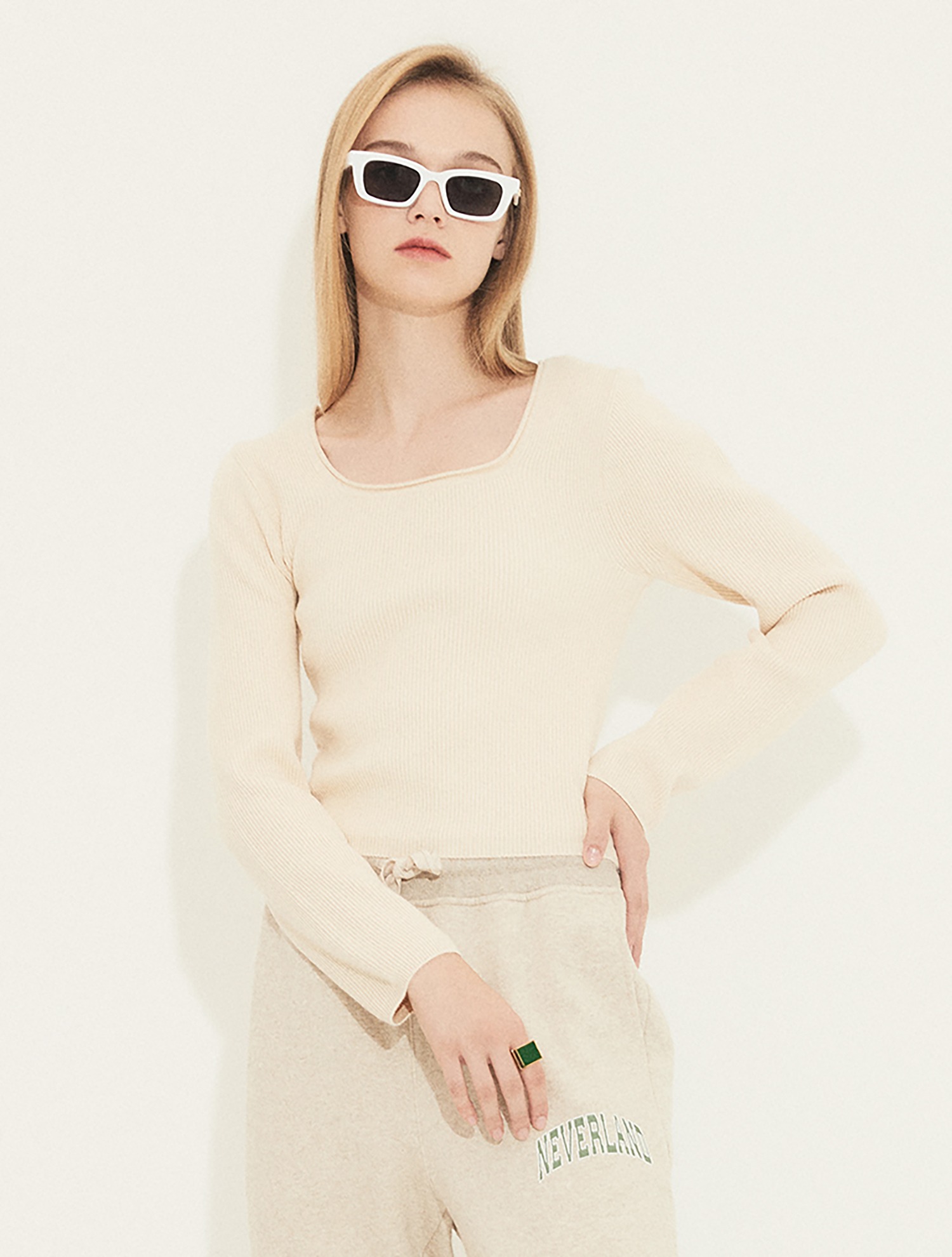 【MUDIDI】[OH MY GIRLのジホイソンビン 着用] ROUND NECK SLIM KNIT : 2COLOR