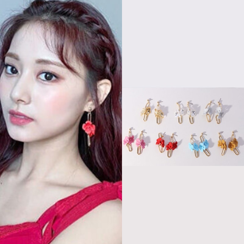 [トゥワイスチュウィ着用]の輪のツツジの花デングルの耳飾り/韓国ファッション芸能人着用デイリーアクセサリー韓国アクセサリートレンドアイテム韓国デイリーファッションセレブ着用夏ファッション