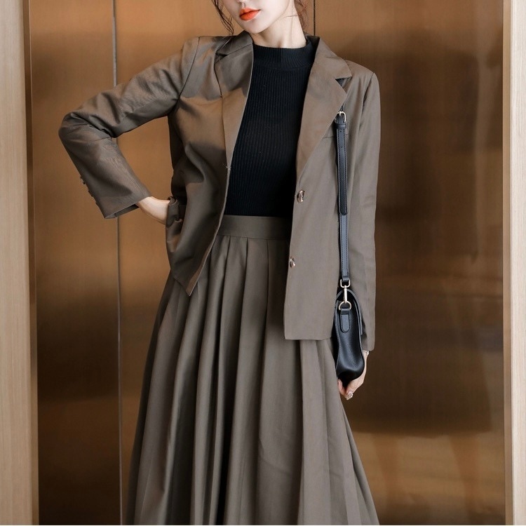 レディース スカート ジャケット セットアップ 上着 ロングスカート ミモレ 長袖 Vネック 襟付き 角襟 テーラードカラー スリム 細身 Aライン フェミニン タック 前開き ボタン かわいい 6,146円