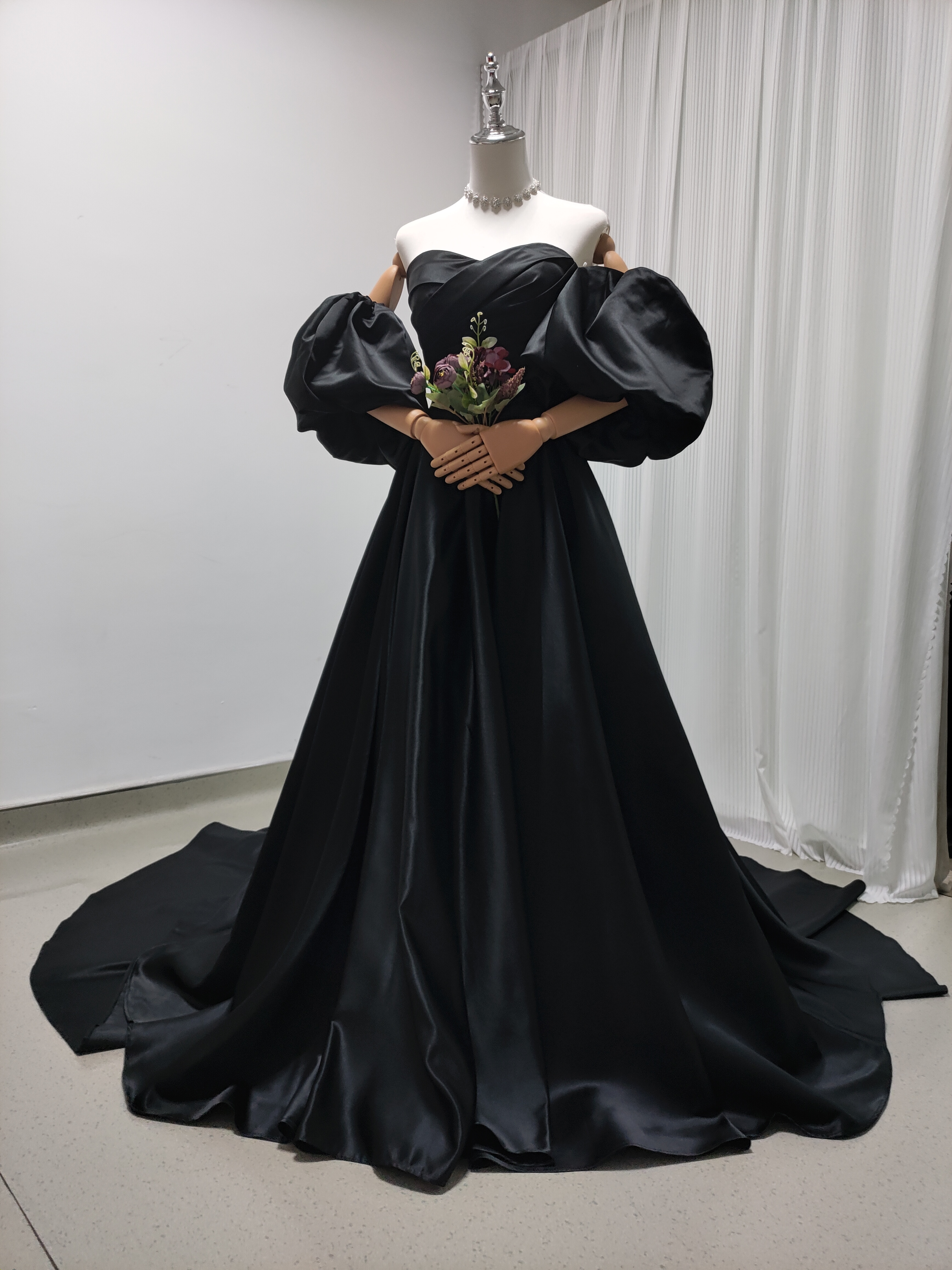 上品！パーティードレス ブラック ベアトップ パフスリーブ 編み上げ 前撮り