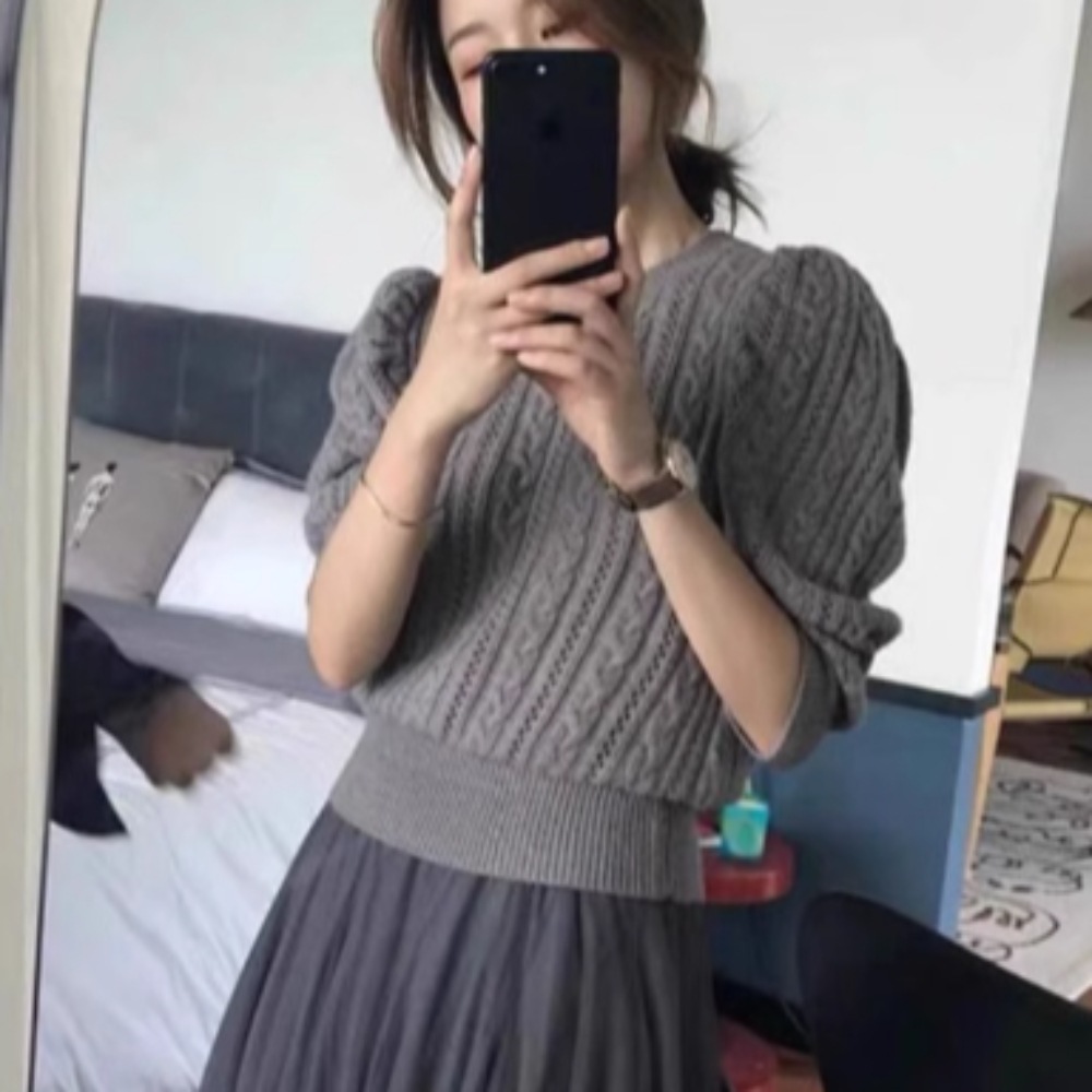 トップス セーター プルオーバー 半袖 パフスリーブ ラウンドネック かわいい 大人可愛い きれいめ シンプル カジュアル 大人 上品 おしゃれ お洒落 かっこいい 大人女子 こなれ感 個性的 主役級