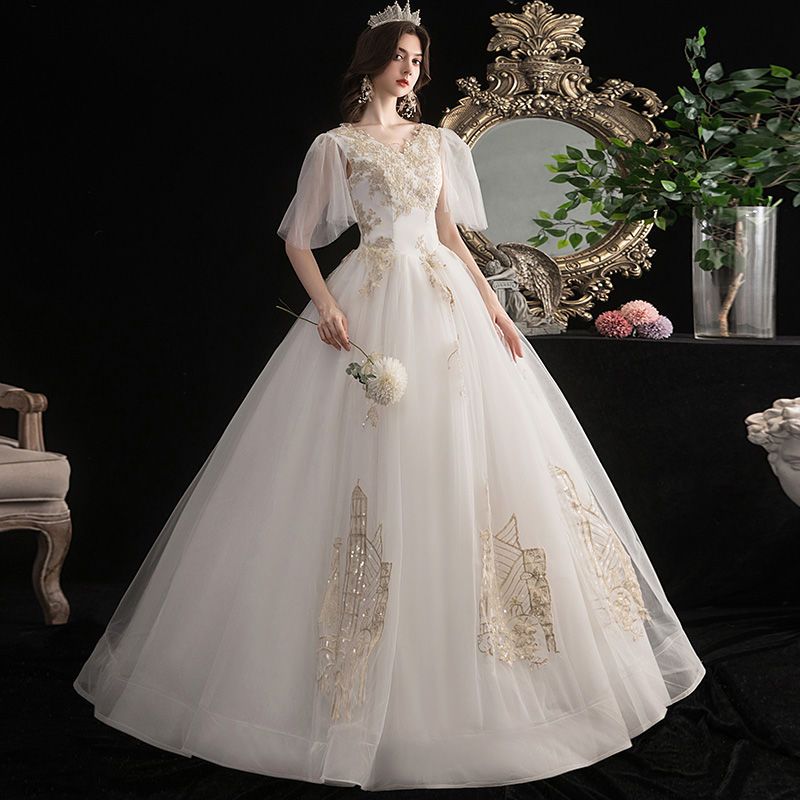 メインウェディングドレス ライト 2025 花嫁 Vネック ドアベール 大きいサイズ ウェディングドレス 二の腕カバー 超可愛い