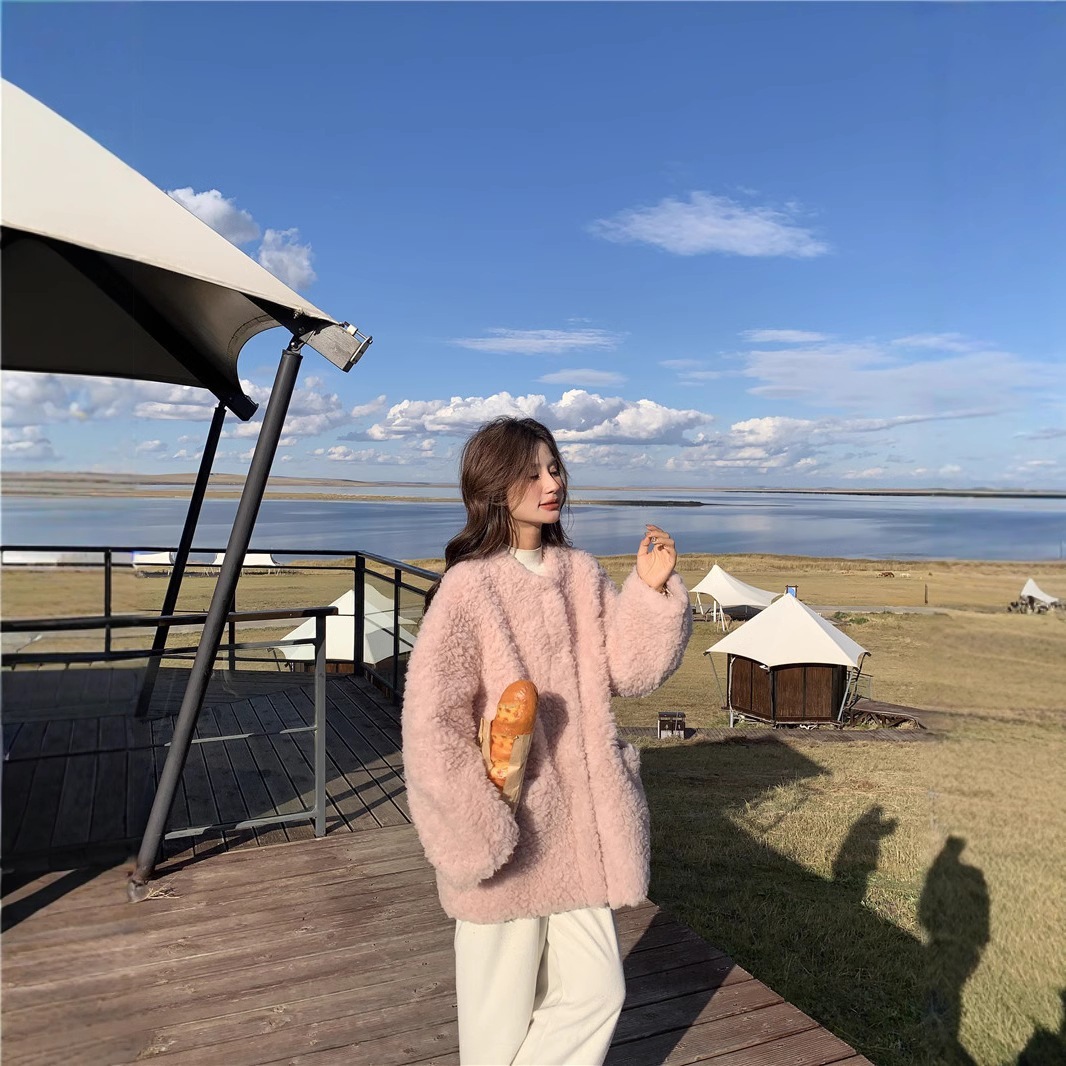 甘い粒子ベルベットラムウールコート2024新しい外国ガスソフトかわいい小さなサイズ年齢削減厚化粧綿の服