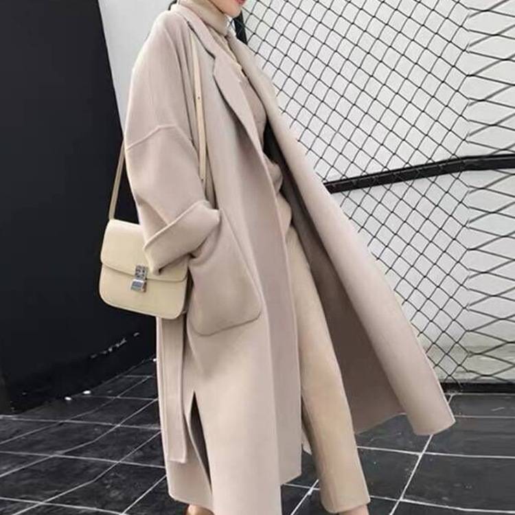 ロング コート アウター レディース 長袖 秋 冬 無地 ブラック アプリコット 2色展開 襟付き 体型 カバー 休日 お出かけ コーデ 普段使い 通勤 着回し おしゃれ オフィスカジュアル きれいめ