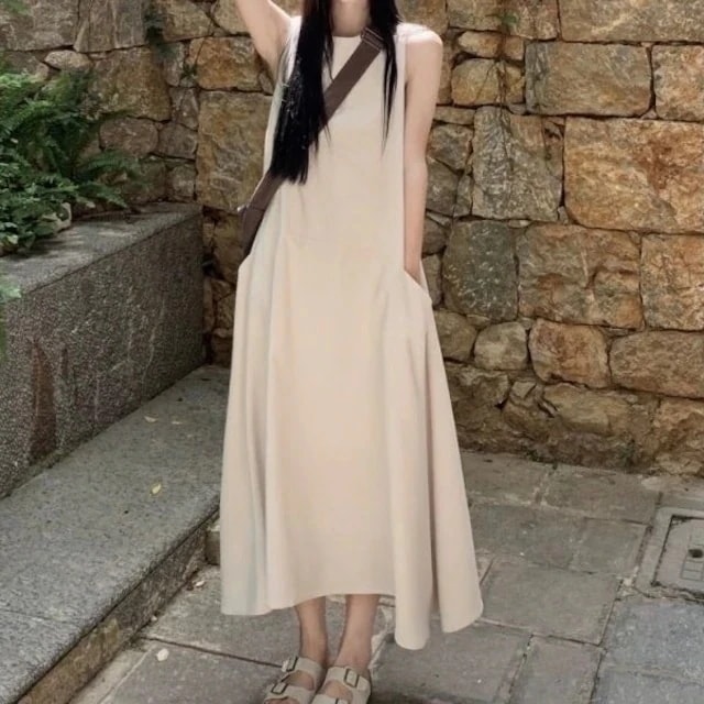 24 ワンピース ミモレ丈 ラウンドネック ノースリーブ ゆったり 細見え 黒 白 おしゃれ かわいい カジュアル 韓国ファッション レディース お出かけ