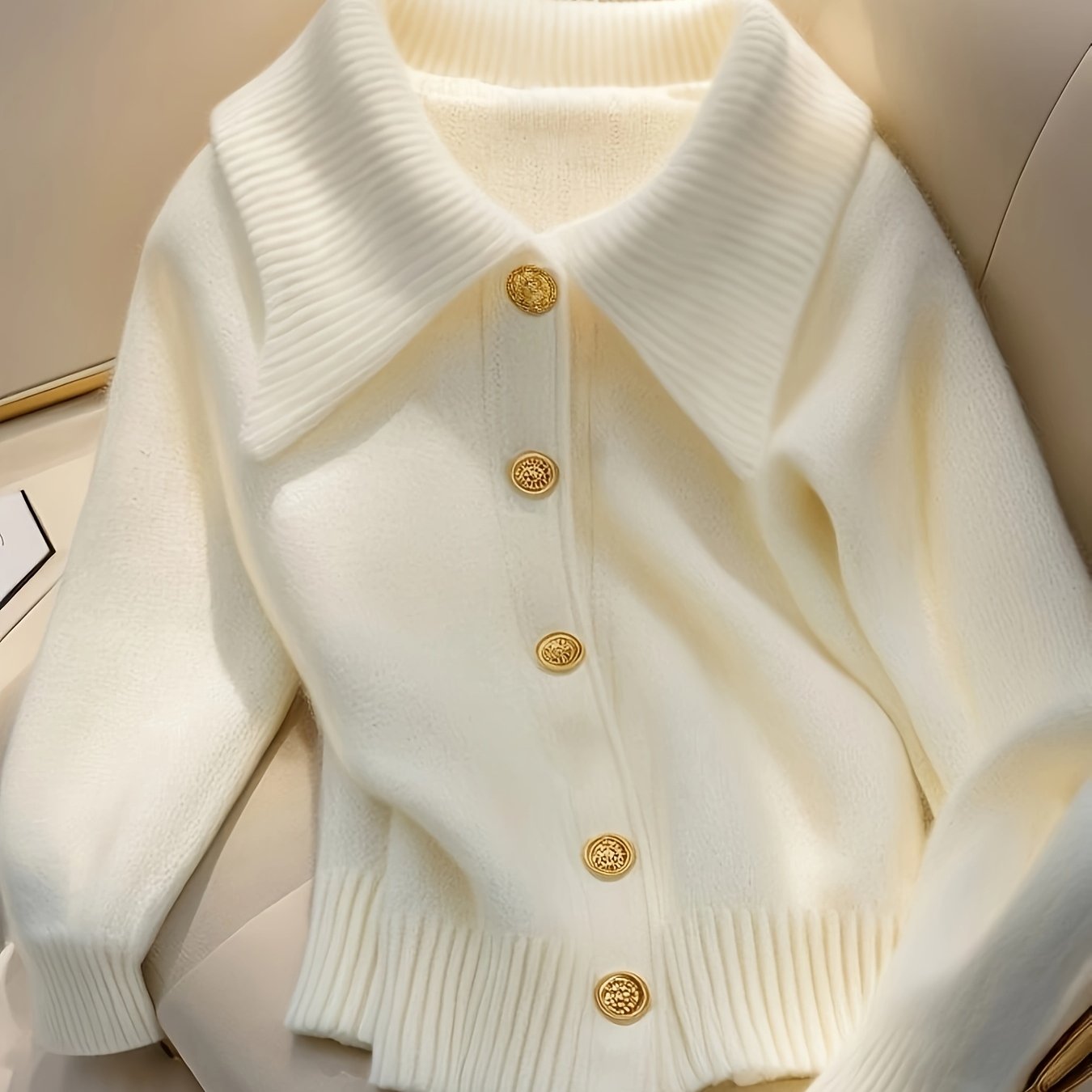 秋冬向けの女性用トレンディでエレガントなスタイリッシュなホワイトカーディガンセーター洗濯機対応・手洗い可能