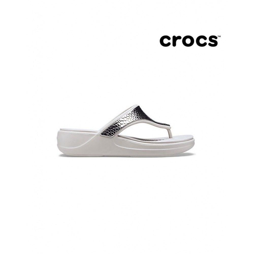 クロックスレディースモントレーメタリックウェッジフリップシルバー 206303-0GO