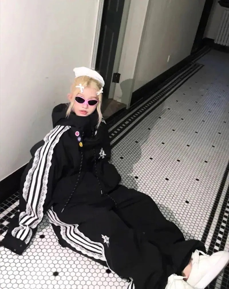 夏大人気スノーボードウェア 2024 2025 上下セット メンズ レディース パンツ ズボン アウター ストライプ 黒 耐水20000 セットアップ 3Lスキーウェア