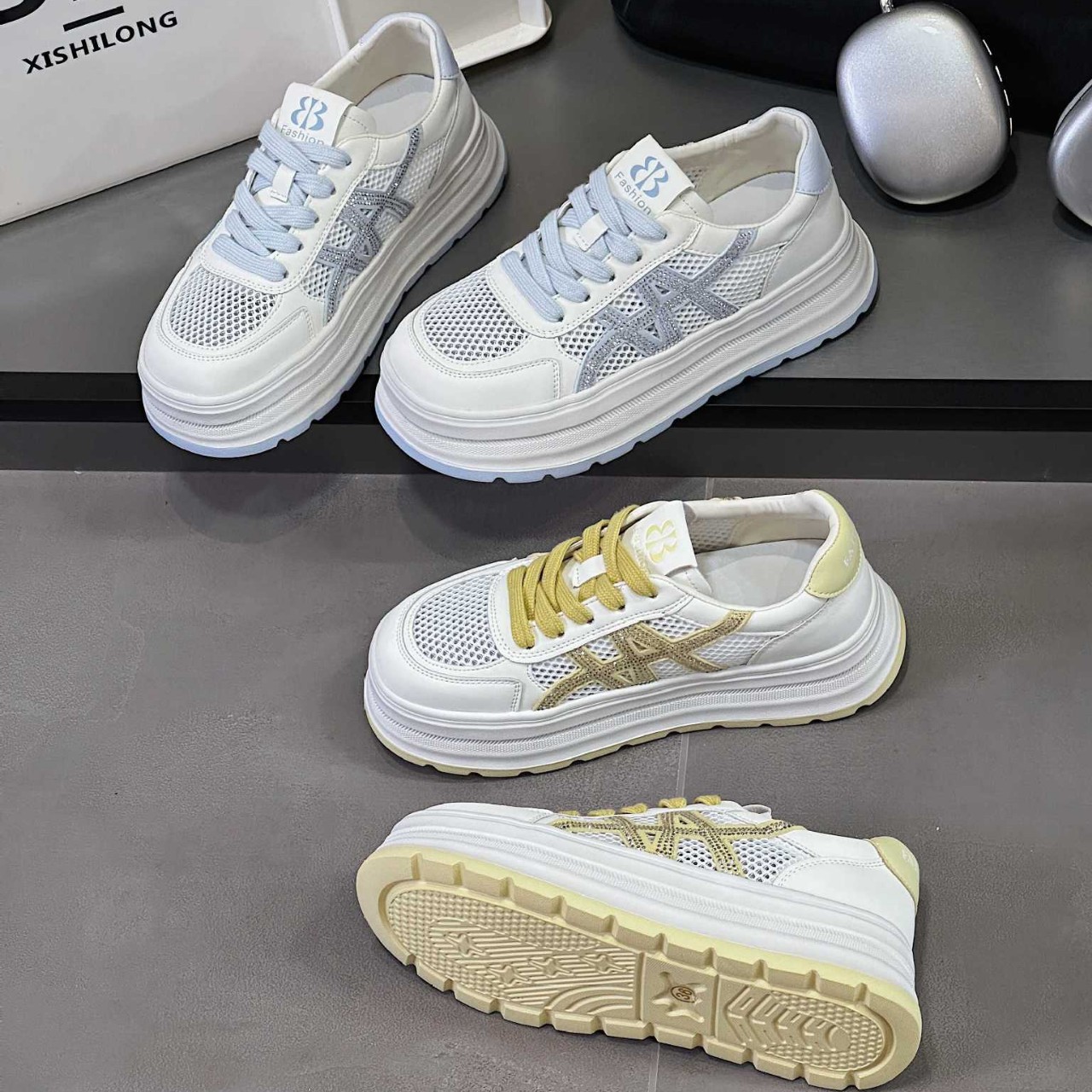 超軽量ソール本革スポーツホワイトシューズ女性用2025年夏新作韓国版オールマッチ厚底メッシュ通気性ダッドシューズ