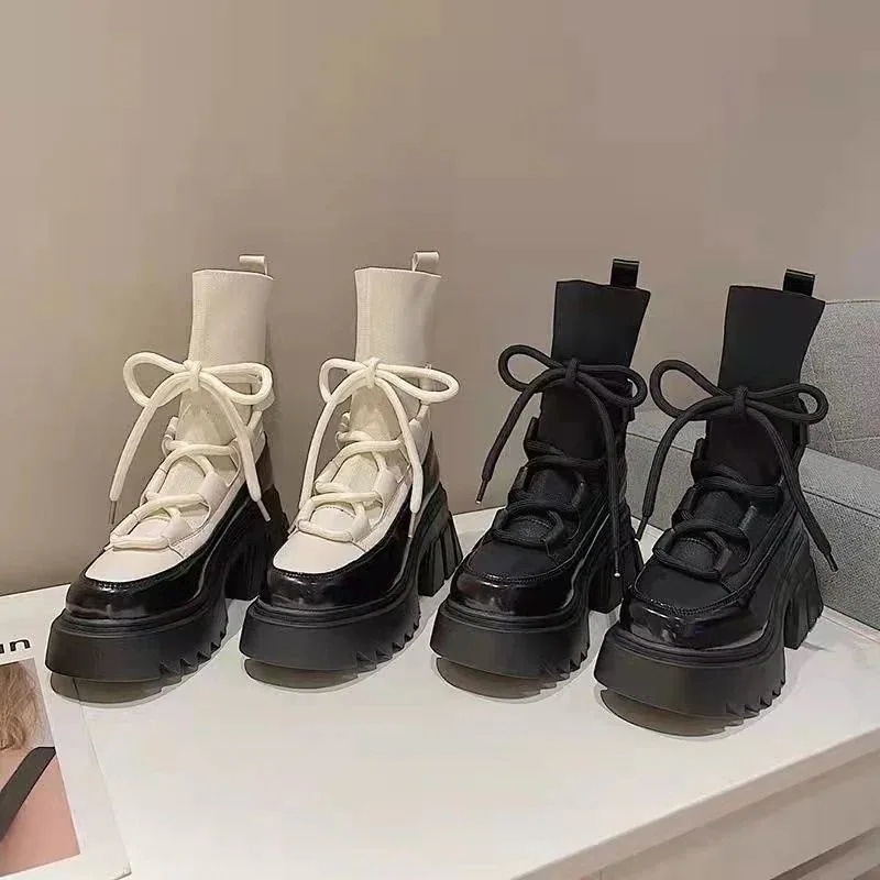 スタイルアップ！ヒールパンプス ローファー ロングブーツが復活！ショートブーツ 厚底ストレッチマーチンブーツ学生韓国版ショートブーツ新型黒ソックスブーツ