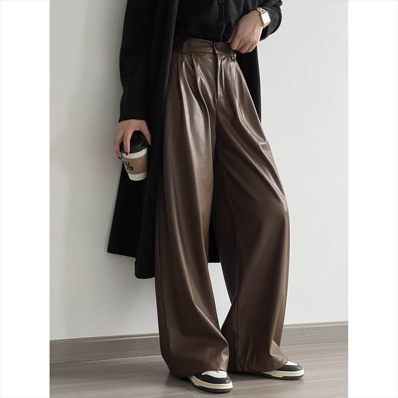 ボトムス レディース フェイクレザーパンツ ワイドパンツ 2タック エコレザー ルーズシルエット ハイウエスト ロング丈 長ズボン リラックス 大人可愛い シンプル カジュアル おしゃれ お洒落 かっ