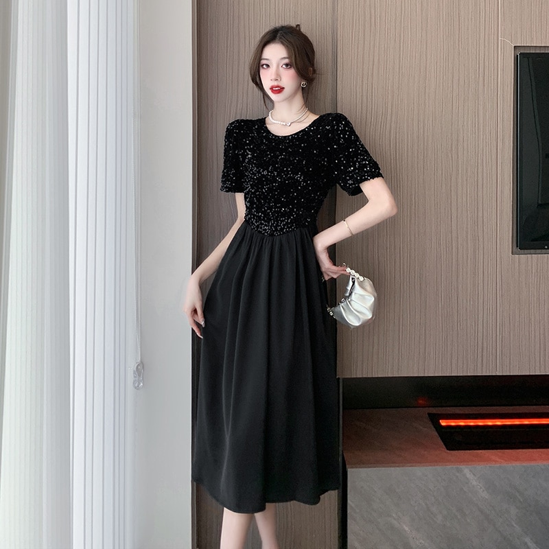 モダンな洋風重工スパンコールの角襟ワンピースの女性春服デザイン感ヘップバーン風イブニングドレススカート黒スカート