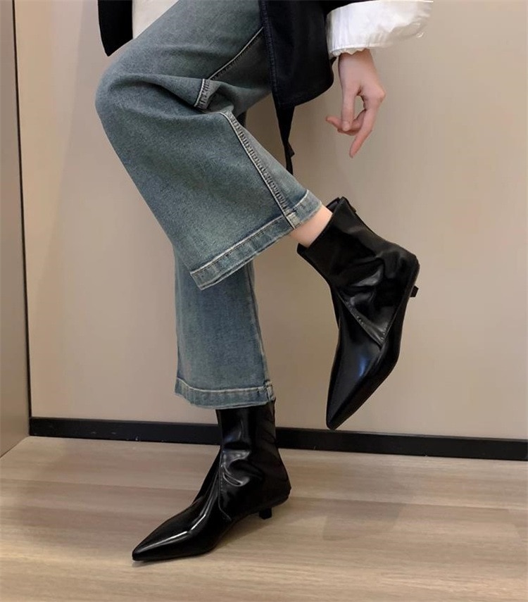 早い者勝ち 23新作 ローファー ソフトスキン およびくるぶしブーツ デザインセンス ポインテッドトゥ パンプス ショートブーツ