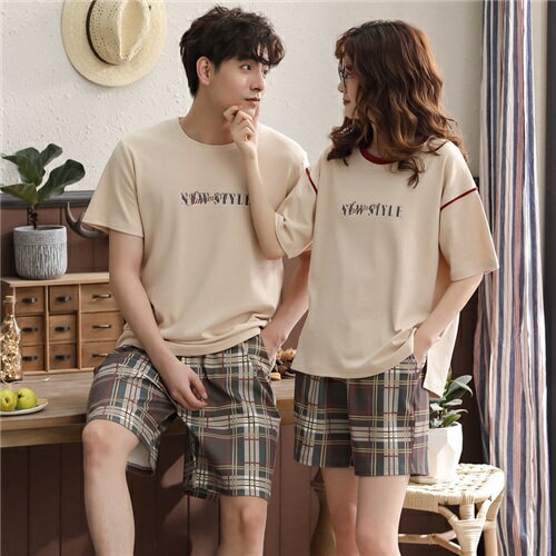 ナイトウェア ペアパジャマ なら部屋着 ばかりでなく近くのコンビニにも行けます