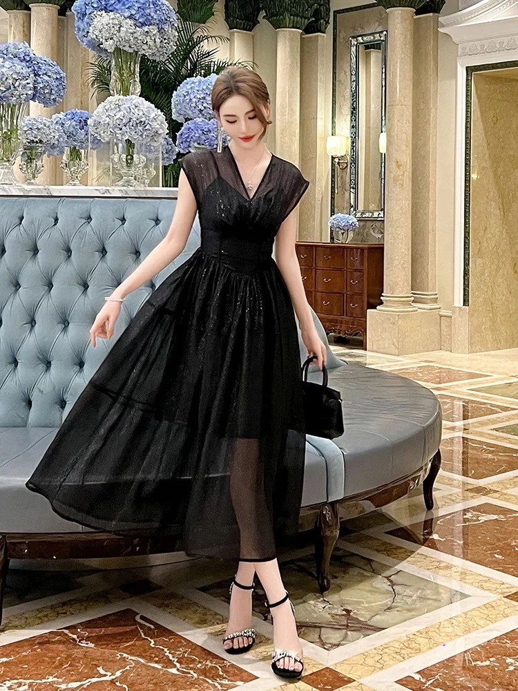 【急速出荷!】2025夏 黒 Vネック ロングワンピース 大きい裾 裏地付き ドレス パーティー キャバ 大人 同窓会 披露宴 卒業式 結婚式 演奏会 ウェディング 二次会 4,838円