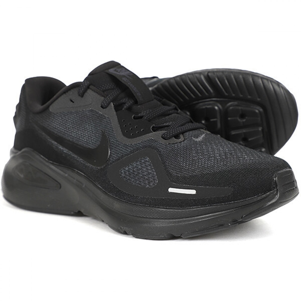 ナイキ ストラクチャー 26