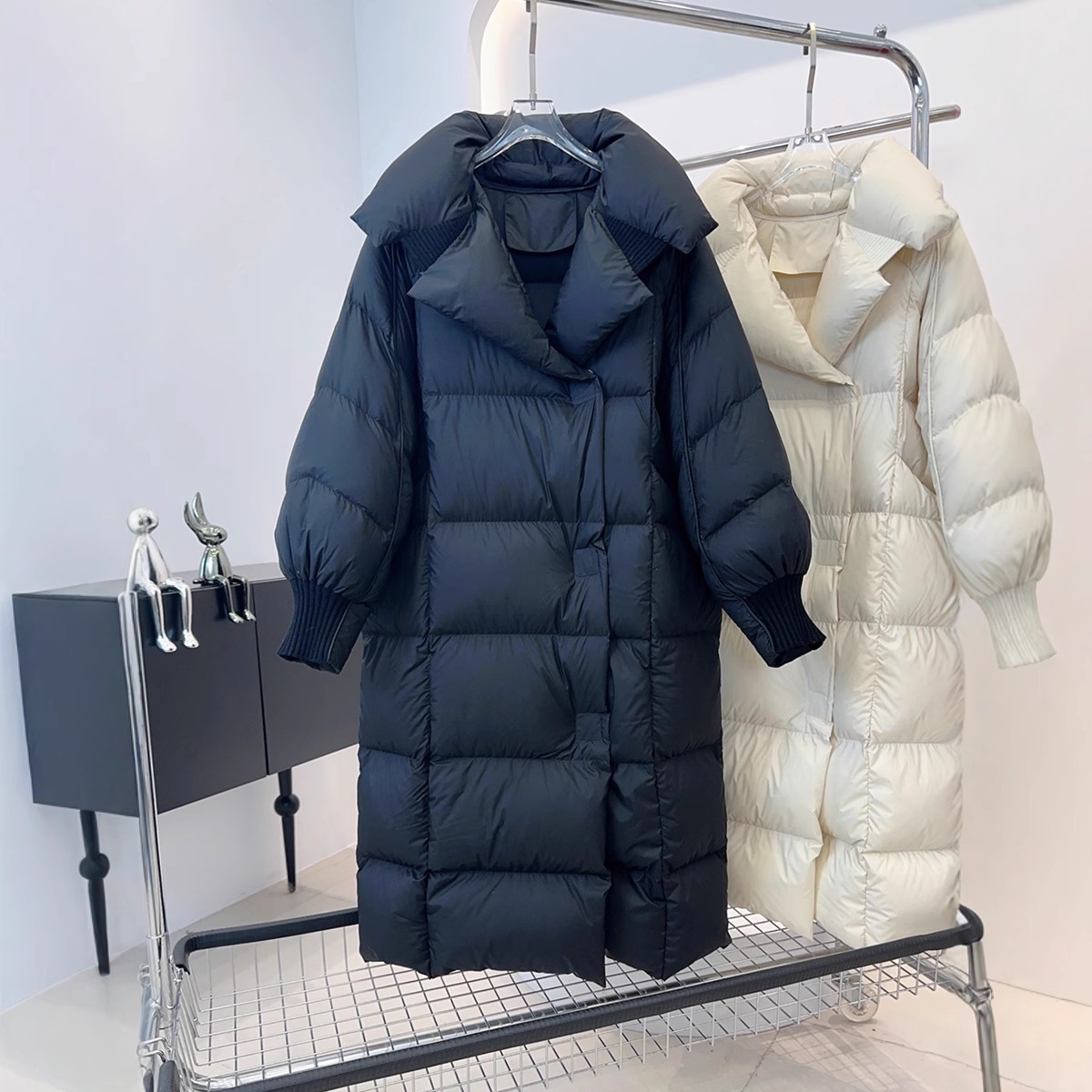 2025冬ダウン綿服女性韓国版膝を越えた新型ファッションは泡芙感ゆるいコートを厚くする