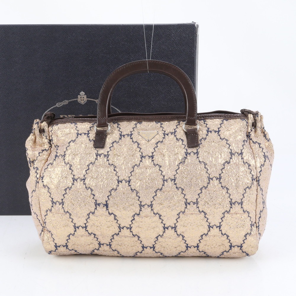 美品 三角ロゴ トライアングルプレート レザー ハンドバッグ トート レディース EEE CQ8-8 中古