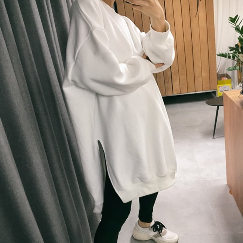 トップス トレーナー 長袖 クルーネック ボリューム袖 サイドスリット ミディアム丈 フィッシュテール かわいい 大人可愛い きれいめ シンプル 上品 おしゃれ かっこいい カジュアル こなれ感