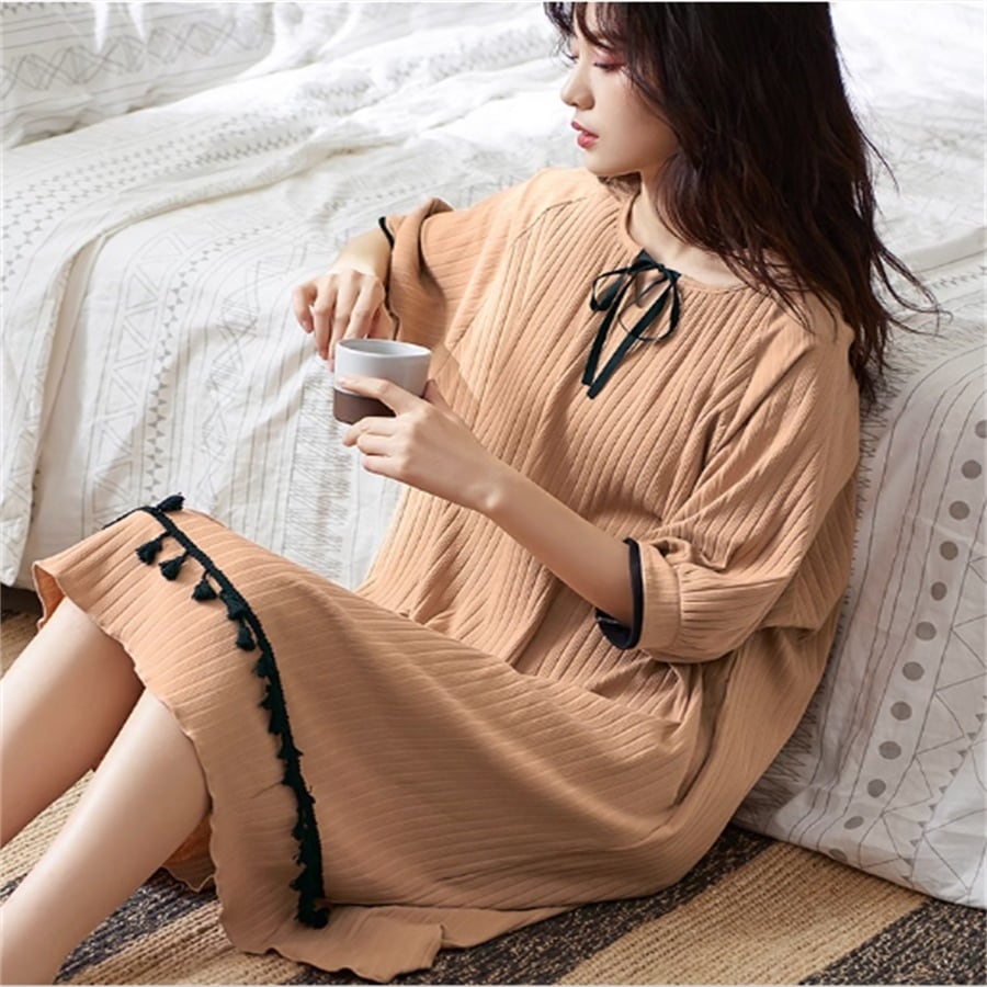 ルームウェア 2色 ナイトウェア パジャマ 寝巻 ワンピース スカート ロング マキシ ミモレ 袖あり 半袖 Uネック ラウンドネック Aライン フレア リボン ジャギー フリンジ