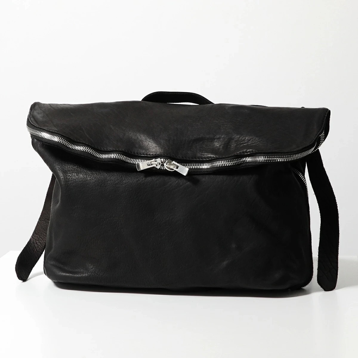 GUIDI グイディ ショルダーバッグ M10 SOFT HORSE FULL GRAIN メンズ クロスボディ ソフトホースレザー メッセンジャーバッグ 鞄 BLKT