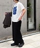 オフホワイト