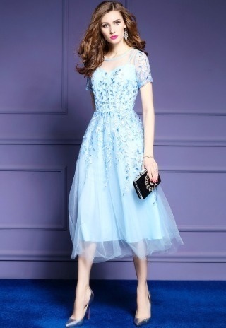 パーティードレス 刺繍 半袖 スリム 2色 エレガント ボタニカル柄 花柄 Aライン ミディ丈 膝下丈 チュール 透け感 フェミニン パーティー 結婚式 二次会 お呼ばれ ワンピース フォーマル