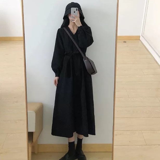 ワンピース 可愛い ロング ロング丈 長袖 襟付き フレア セミフレア ボタン リボン ウエストマーク ウエストリボン 前開き きれいめ シンプル 上品 おしゃれ お洒落 レトロ 女子