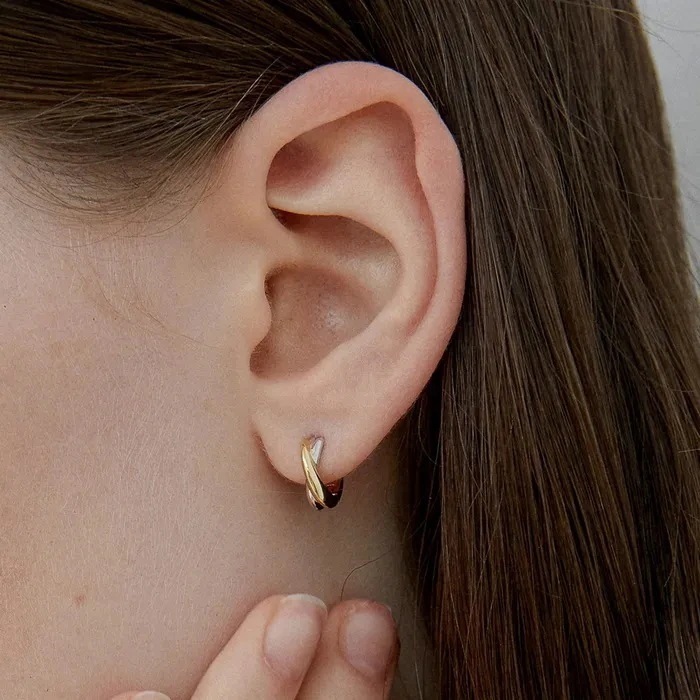 Subni Silver (C) Twist One-Touch Earrings XS アクセサリー ピアス ネックレス ブレスレット レディースファッション 韓国 コスメ 芸能人着用