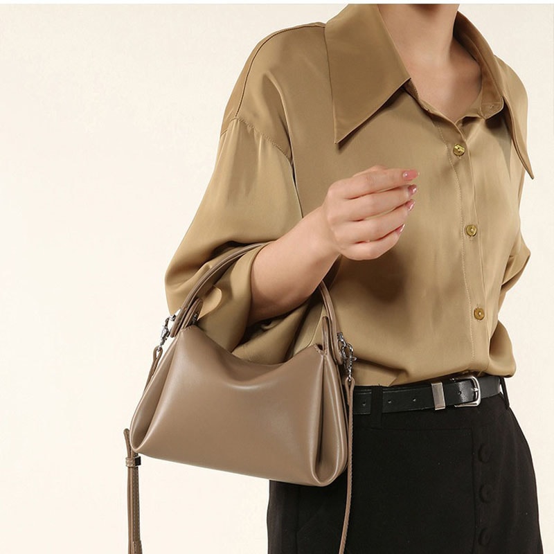 【目玉商品～超人気】【PU/軽量/コンパクト】レディース ミニショルダーバッグ スマホポケット付き ななめ掛け カジュアルデザイン 4,638円