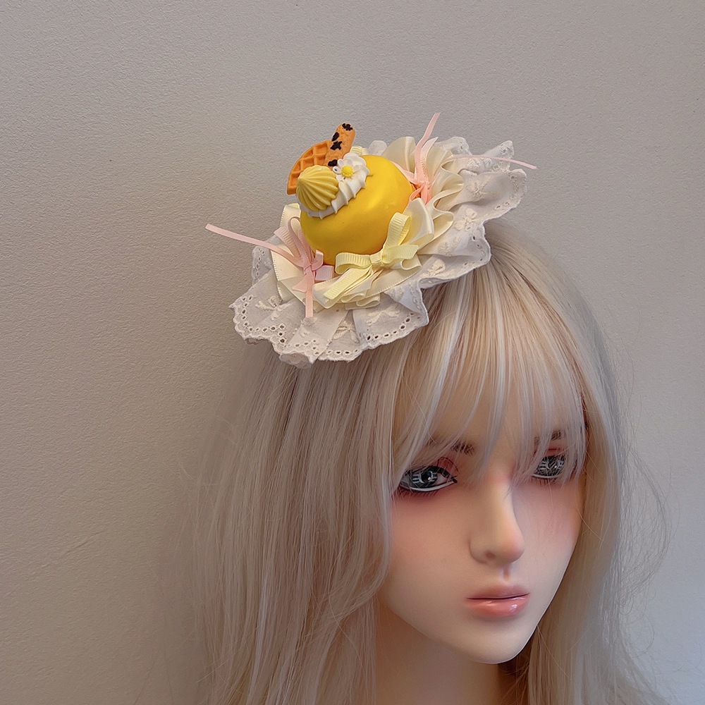 【1点ご購入 で10点プレゼントいたします】かわいい甘いクリームケーキのバケットハットレースのリボンがヘアピンの誕生日帽に扮している