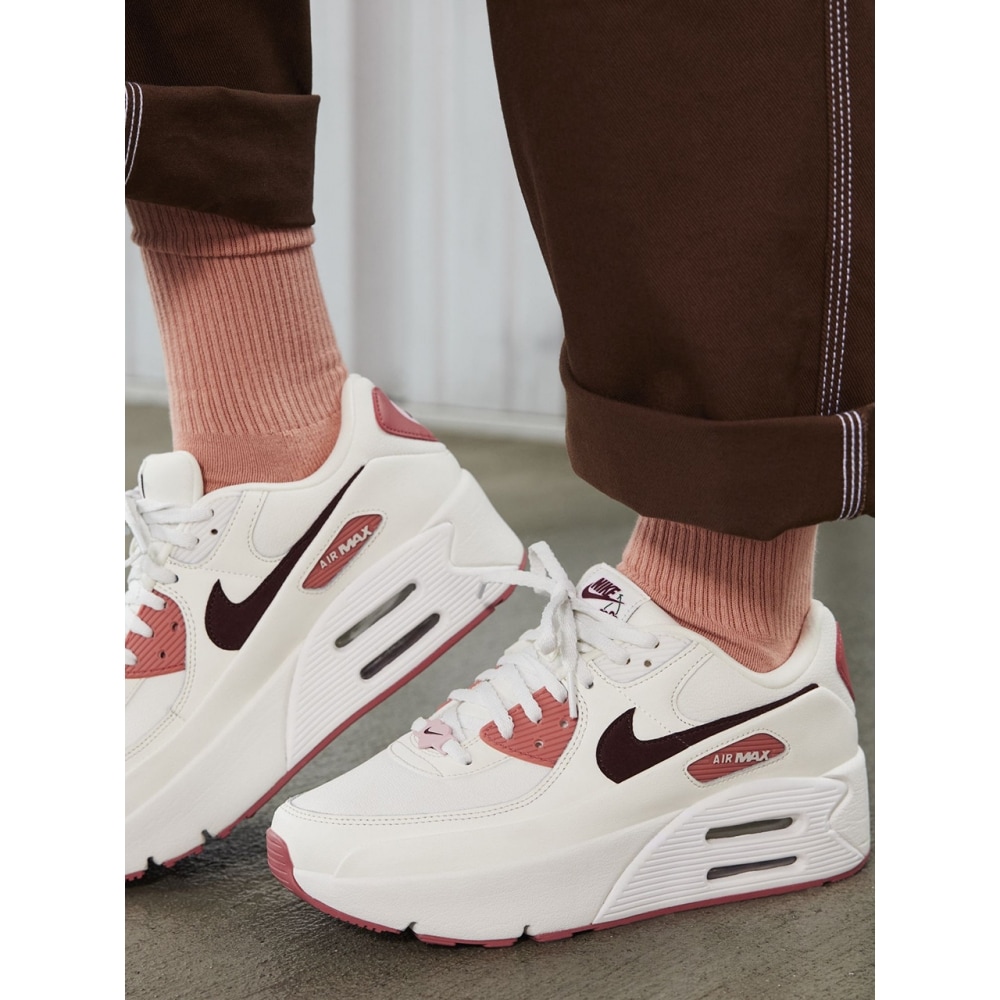 ナイキナイキエアマックス 90 LV8 SE