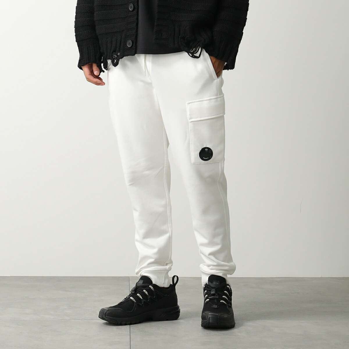 C.P.COMPANY シーピーカンパニー スウェットパンツ RCCMSP717A 005086W メンズ コットン 裏起毛 カーゴパンツ トラックパンツ ロゴ 103