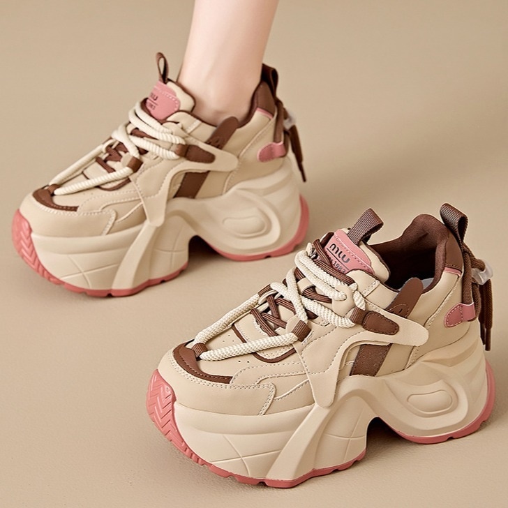 秋冬春の靴新型婦人靴厚底内高運動オヤジ靴婦人百足潮靴 14,409円