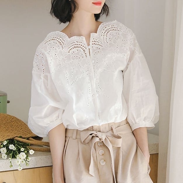 トップス シャツ ブラウス 袖あり 七分袖 ボートネック 襟なし 前開き パンチングレース スリム 細身 透け感 ストレート レース かわいい 大人可愛い きれいめ シンプル カジュアル wt