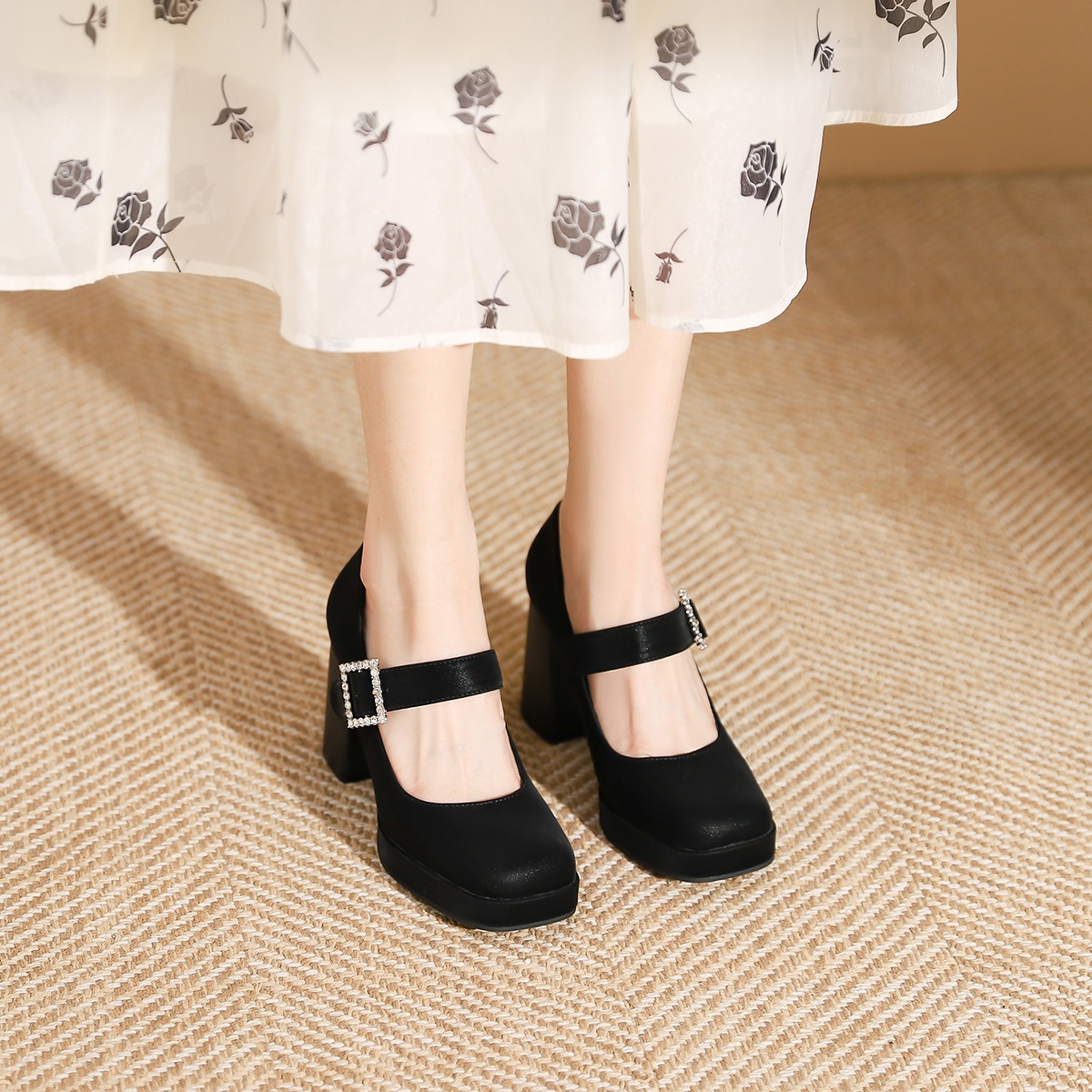 3359-19 一言ラインストーンバックル厚底ヒールシューズ女性用レトロスクエアトゥハイヒールパンプス