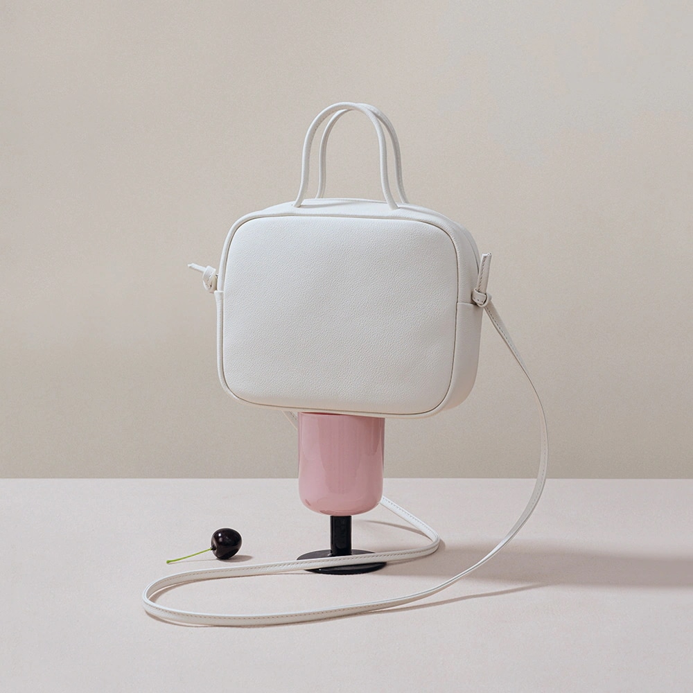 【本革 2カラー キーホルダーを贈る】トートバッグ レディース レザー革 かばん バッグ 肩掛け 本革 通勤 ゴルフ 春 冬 軽量 ビジネス レザー 2WAY 大きめ 小さ