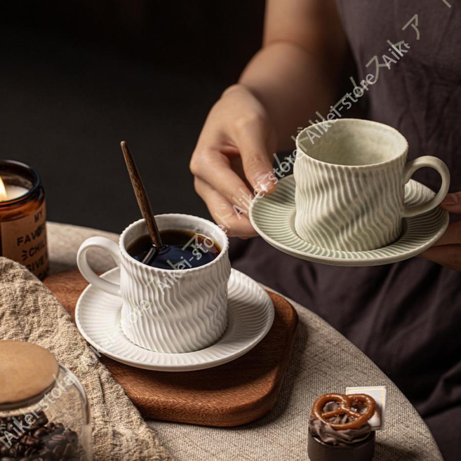 お皿30%OF カフェ風 おしゃれ 削ぎ 美濃焼 カフェオレ コーヒーカップ 皿 食器 食器 スープカップ スープマグ グリーン ホワイト 2点セット プレート 【6月新品＆イベントセール】マグカップ