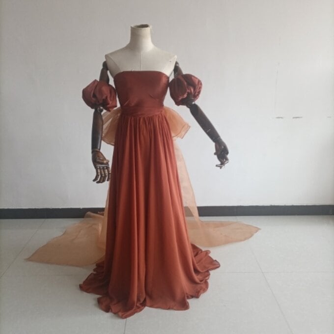 結婚式ドレス テラコッタ色 ビーズ/パール カラードレス華やかなトレーン トレーン オーダーメイド可能