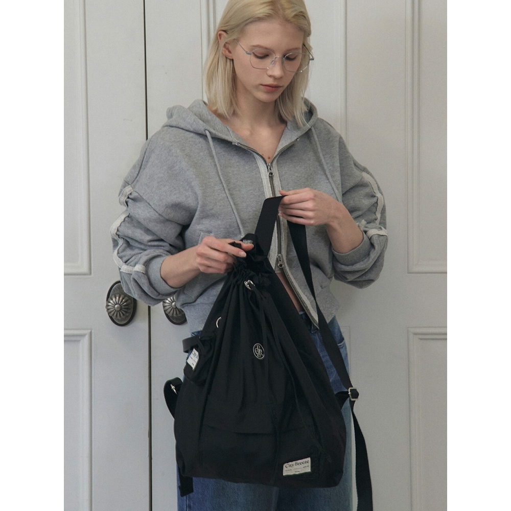 シティブリーズサークルロゴナイロンストリングバッグブラック