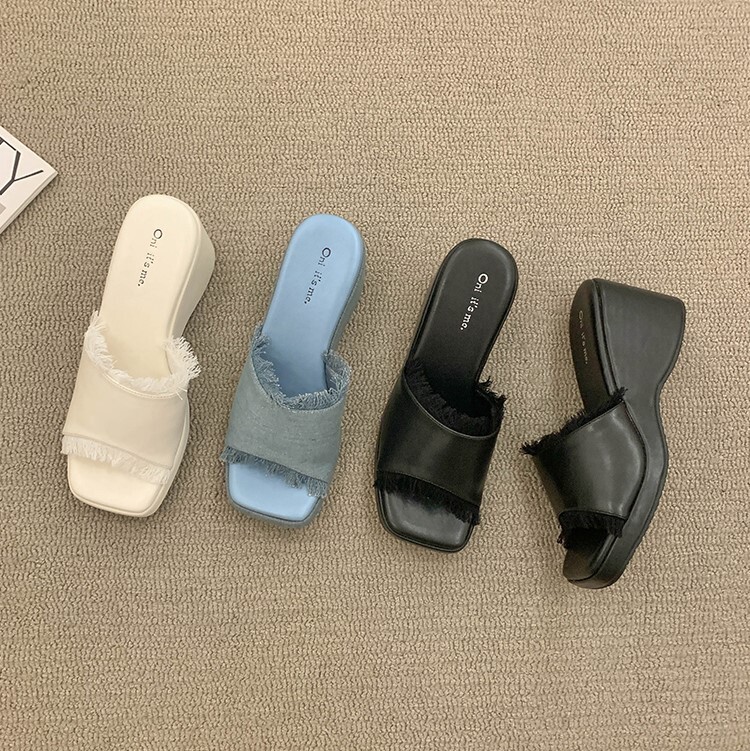 サンダル ミュール スリッパ 大人可愛い 高見え カジュアル シンプル お出かけ 厚底 デニム 春夏 20代 30代 女性用 レディース ヒール フリンジ 無地 オフホワイト ブラック