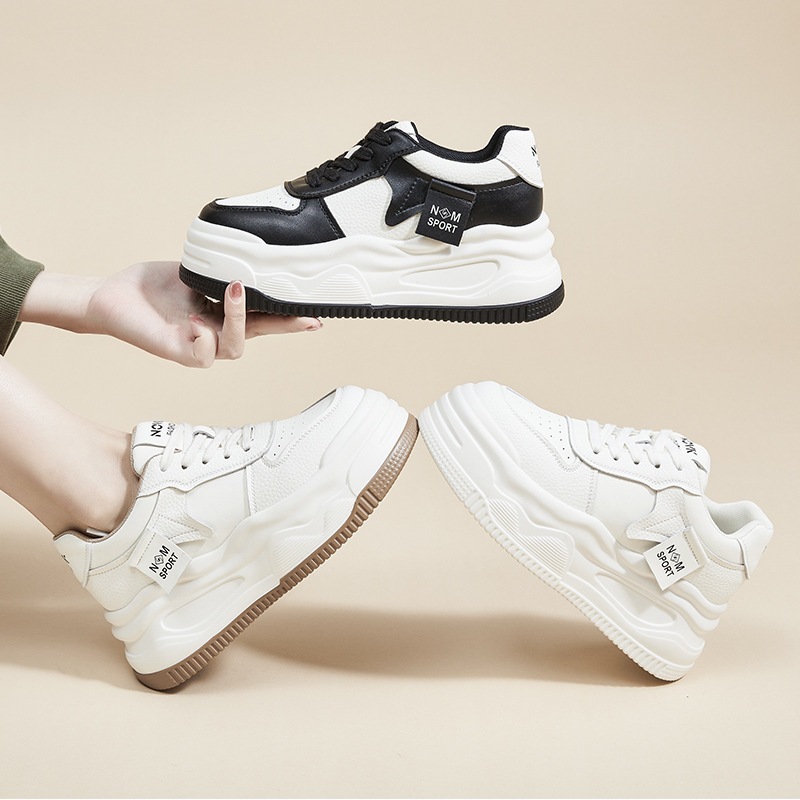 スニーカー女性用婦人靴秋冬に厚底浅口白靴女性加絨カジュアル靴を増やす