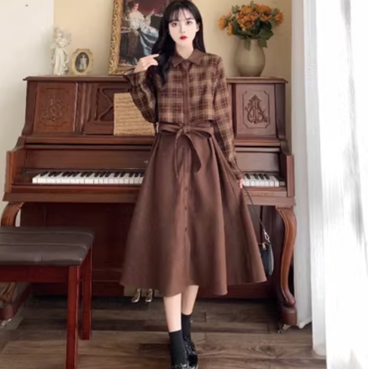 ワンピース デート フレアワンピース ミモレ ミモレ丈 袖あり 長袖 かわいい 大人可愛い きれいめ シンプル カジュアル 大人 上品 おしゃれ お洒落 かっこいい レトロ 大人女子 こなれ感