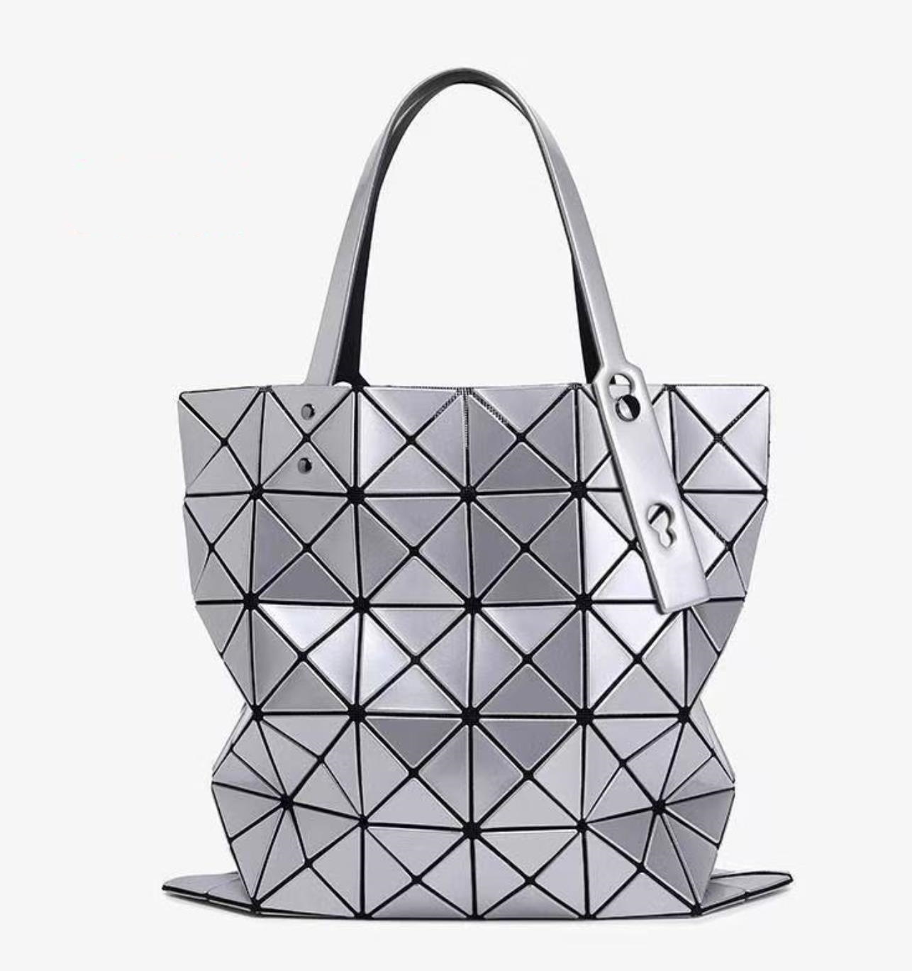 レディースバッグ ハンドバッグ バッグを手に持つ トットバッグ